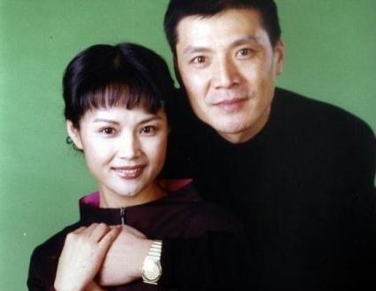 知名艺人的家庭背景,揭秘知名艺人背后的家庭故事