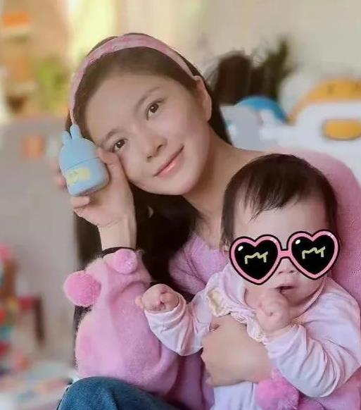 娱乐大爆料吃瓜少女,吃瓜少女的娱乐大爆料